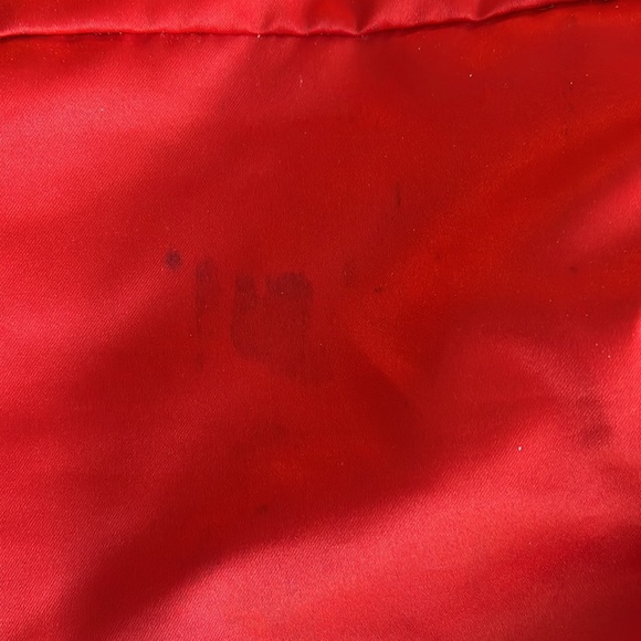 Coach poppy design purse
A few stains on liner. See photos - Picture 8 of 9